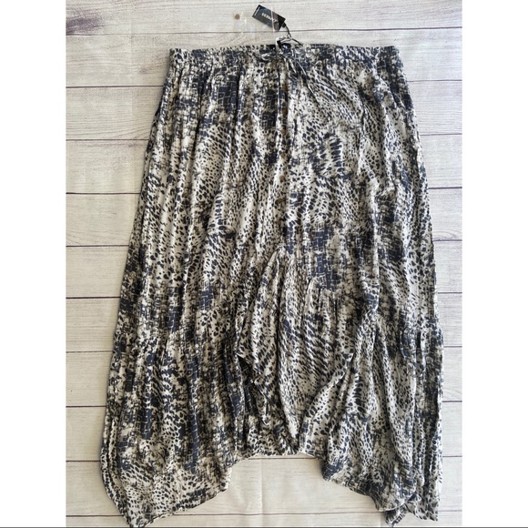 EXPRESS High Waisted Animal Print Maxi Skirt - Picture 2 of 10